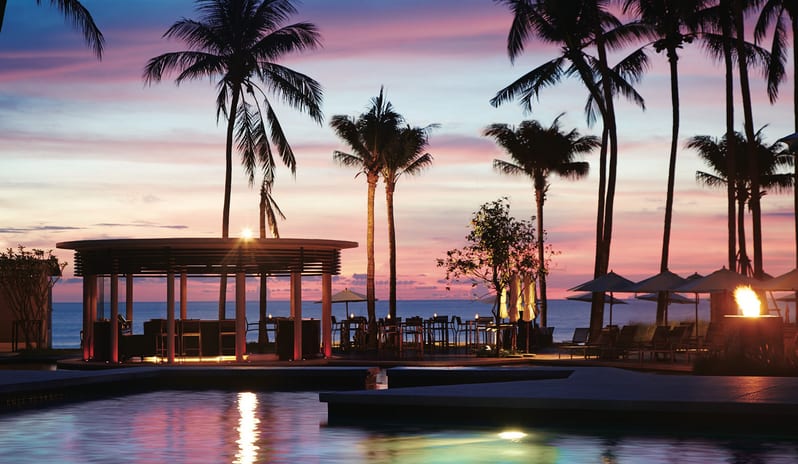 SAii Laguna Phuket Food Beverage Mr Tomyam Sunset